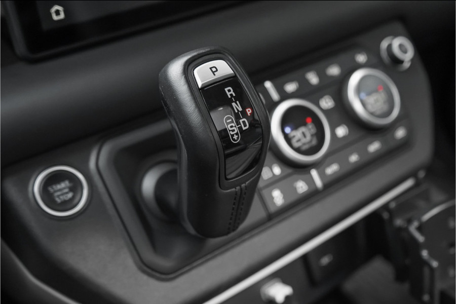 Land Rover Defender 110 2.0 P400e 110 X-Dynamic HSE Pano Trekhaak ACC 22"