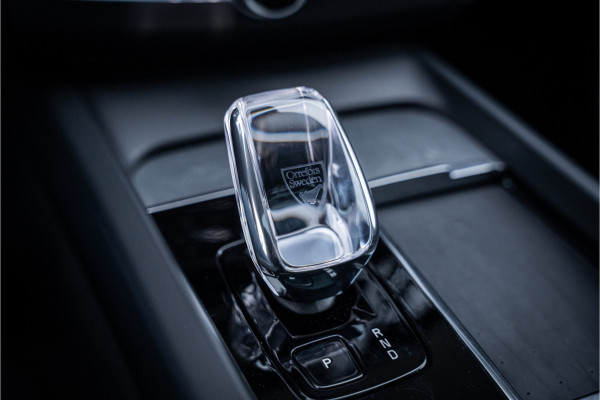 Volvo XC60 T8 Recharge AWD Ultra Black Edition ** Ventilatie ** B&W ** Massage ** 360 camera