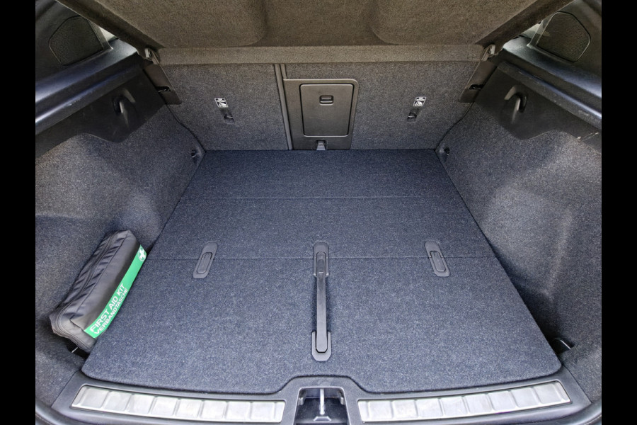 Volvo C40 Recharge Ultimate 232PK 69 kWh | ACC | H&K | Blis | Stoelverwarming | 360 Camera | Stoelverwarming