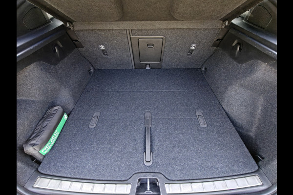 Volvo C40 Recharge Ultimate 232PK 69 kWh | ACC | H&K | Blis | Stoelverwarming | 360 Camera | Stoelverwarming