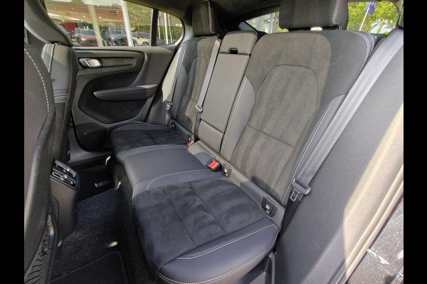 Volvo C40 Recharge Ultimate 232PK 69 kWh | ACC | H&K | Blis | Stoelverwarming | 360 Camera | Stoelverwarming