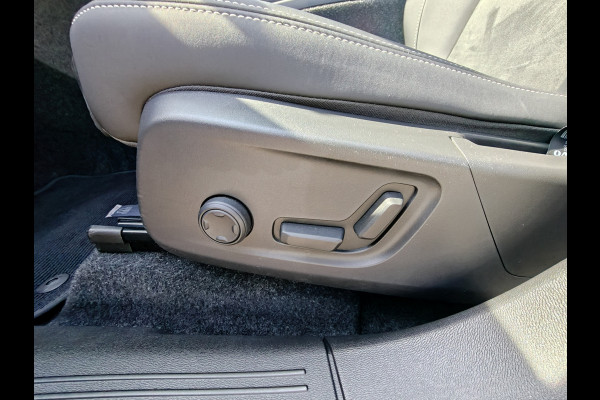 Volvo C40 Recharge Ultimate 232PK 69 kWh | ACC | H&K | Blis | Stoelverwarming | 360 Camera | Stoelverwarming