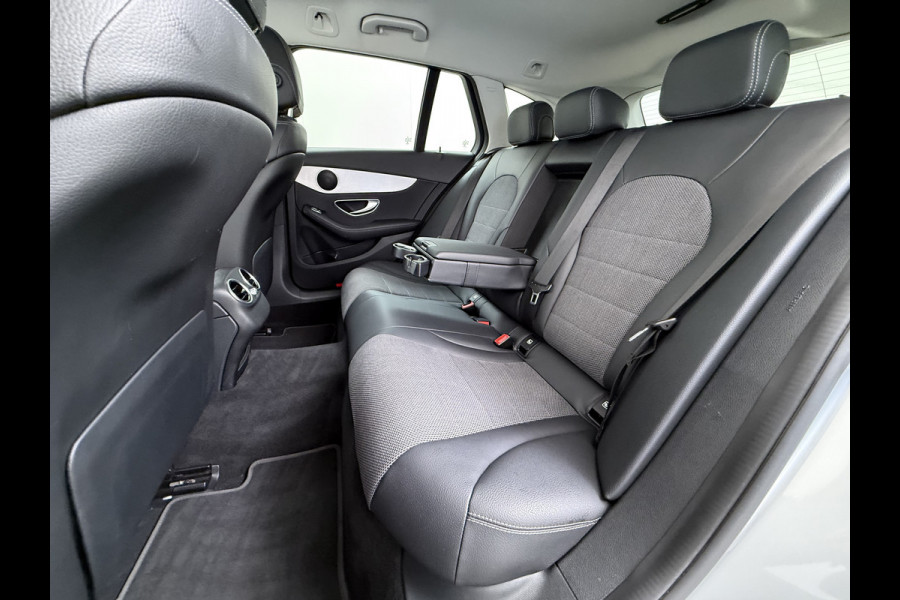 Mercedes-Benz C-Klasse Estate 180T 157PK Automaat Trekhaak Adap.Cruise Comfort-Stoelen Distronic Plus Navi Ecc Pdc Premium Plus Led Stoelverwarming Elek.Stoelen Elek.Achterklep Isofix Lmv 19" Bluetooth