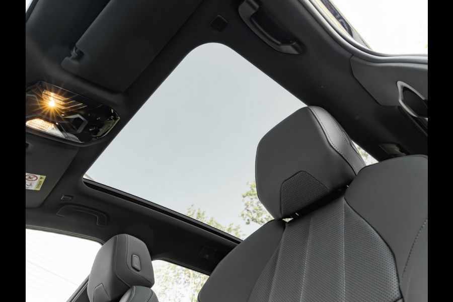 BMW 5 Serie Touring 530e M-Sport Pro - Pano - 21 inch - Head-up - Trekhaak - Harman Kardon