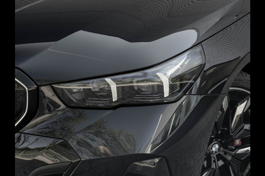 BMW 5 Serie Touring 530e M-Sport Pro - Pano - 21 inch - Head-up - Trekhaak - Harman Kardon