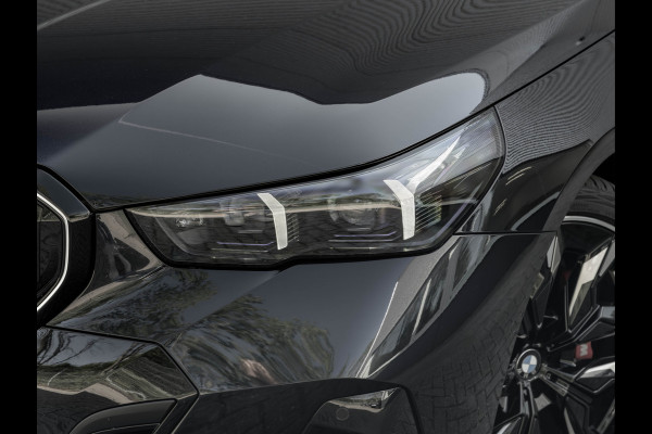 BMW 5 Serie Touring 530e M-Sport Pro - Pano - 21 inch - Head-up - Trekhaak - Harman Kardon
