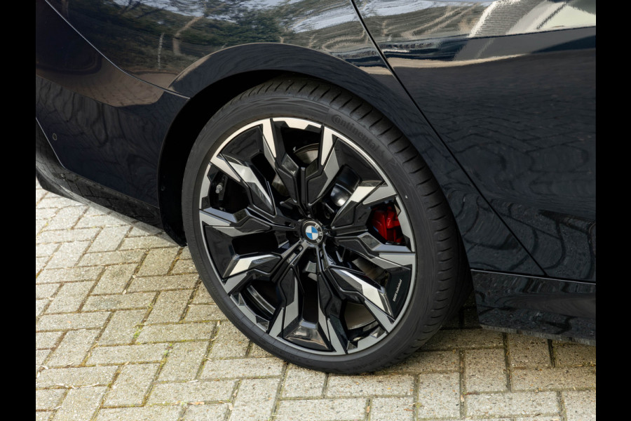 BMW 5 Serie Touring 530e M-Sport Pro - Pano - 21 inch - Head-up - Trekhaak - Harman Kardon