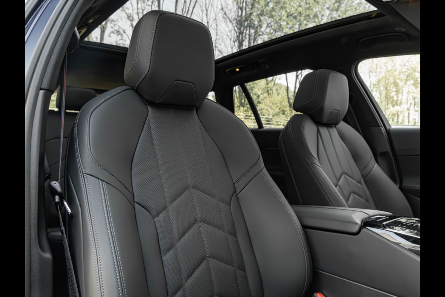 BMW 5 Serie Touring 530e M-Sport Pro - Pano - 21 inch - Head-up - Trekhaak - Harman Kardon