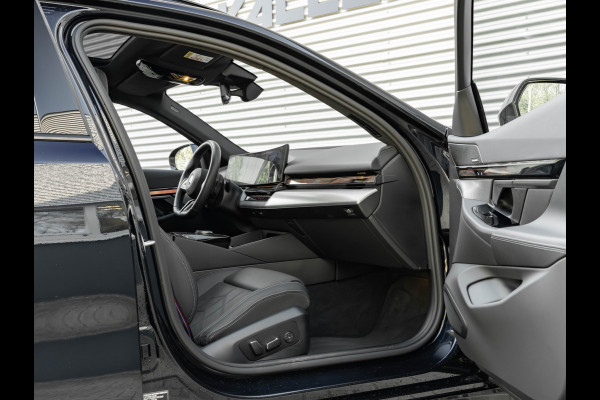 BMW 5 Serie Touring 530e M-Sport Pro - Pano - 21 inch - Head-up - Trekhaak - Harman Kardon