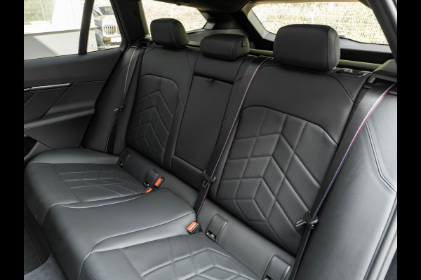 BMW 5 Serie Touring 530e M-Sport Pro - Pano - 21 inch - Head-up - Trekhaak - Harman Kardon