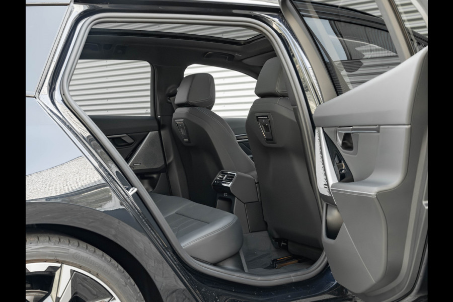 BMW 5 Serie Touring 530e M-Sport Pro - Pano - 21 inch - Head-up - Trekhaak - Harman Kardon