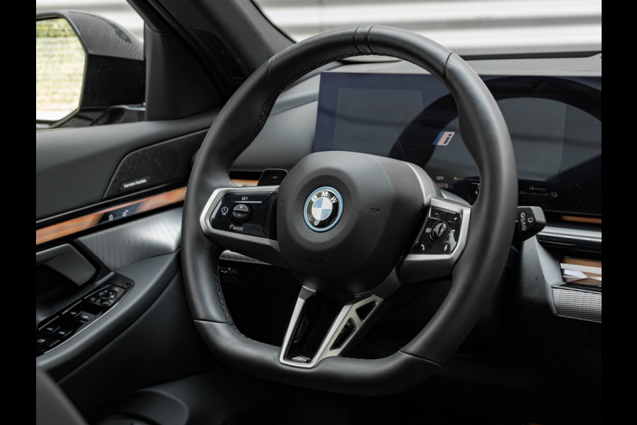 BMW 5 Serie Touring 530e M-Sport Pro - Pano - 21 inch - Head-up - Trekhaak - Harman Kardon