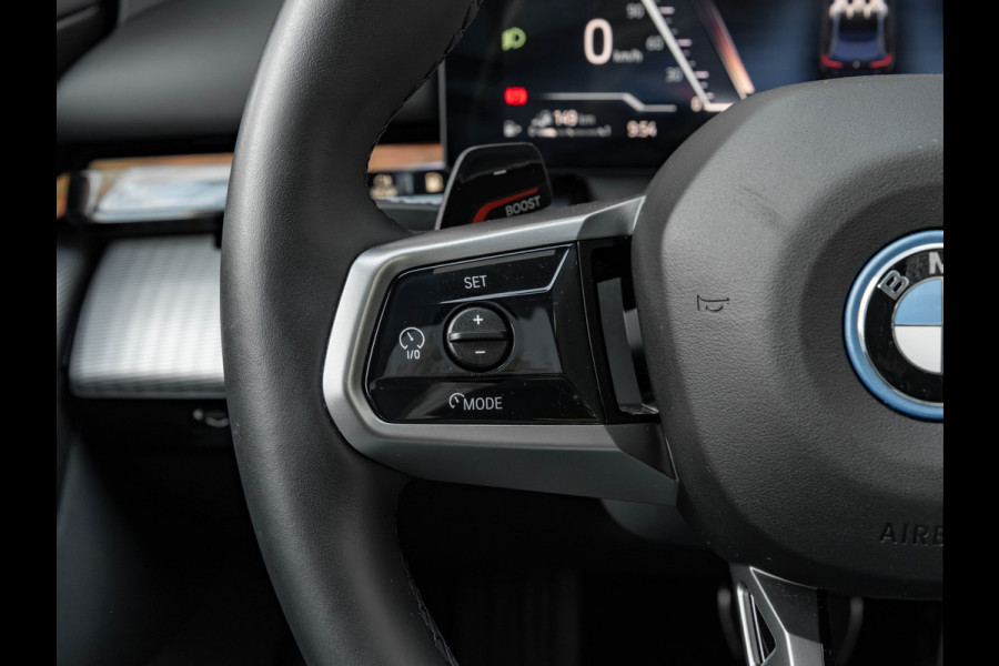 BMW 5 Serie Touring 530e M-Sport Pro - Pano - 21 inch - Head-up - Trekhaak - Harman Kardon