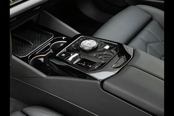 BMW 5 Serie Touring 530e M-Sport Pro - Pano - 21 inch - Head-up - Trekhaak - Harman Kardon
