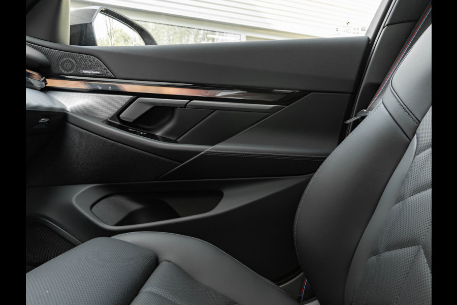 BMW 5 Serie Touring 530e M-Sport Pro - Pano - 21 inch - Head-up - Trekhaak - Harman Kardon