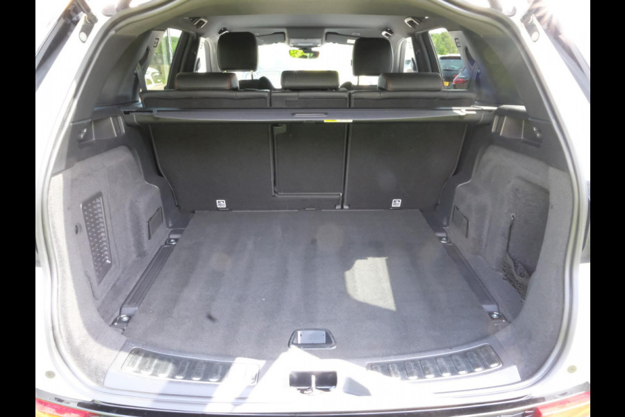 Land Rover Discovery Sport P300e 1.5 R-Dynamic S 310 PK | Camera | Lederen bekleding | Navigatie | Cold Climate Pack | 20 inch | Contrasterend dak