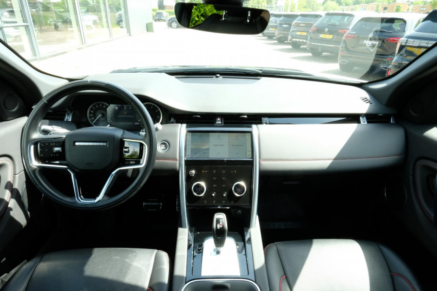 Land Rover Discovery Sport P300e 1.5 R-Dynamic S 310 PK | Camera | Lederen bekleding | Navigatie | Cold Climate Pack | 20 inch | Contrasterend dak