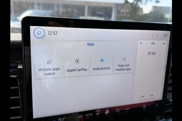 Ford Transit 350 2.0 TDCI L4H3 Trend RWD | 130pk | Navigatiesysteem SYNC4 | Stoelverwarming  | Elektrisch inklapbare buitenspiegels | Elektrisch verstelbare bestuurdersstoel | Passagiersairbag | Allweather banden | Laadruimte beschermingspakket | 150 watt/230V aansluitpunt tussen voorstoelen | Handmatige regeneratie roetfilter | Reservewiel | Centrale dubbele vergrendeling | LED Downlighter