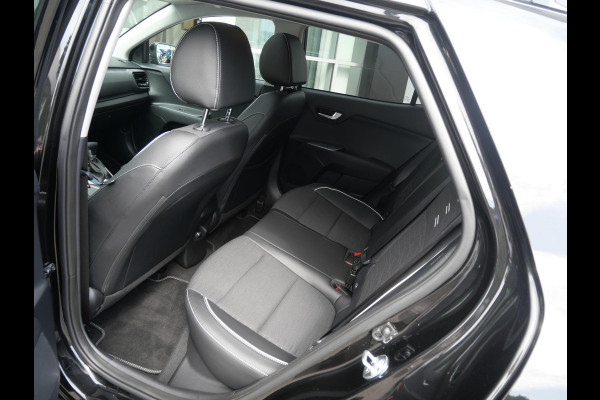 Kia Stonic 1.0 T-GDi MHEV GT-PlusLine | Trekhaak | Cruise | Clima | Schuif-kanteldak | Stoel-stuurverwarming | Keyless |