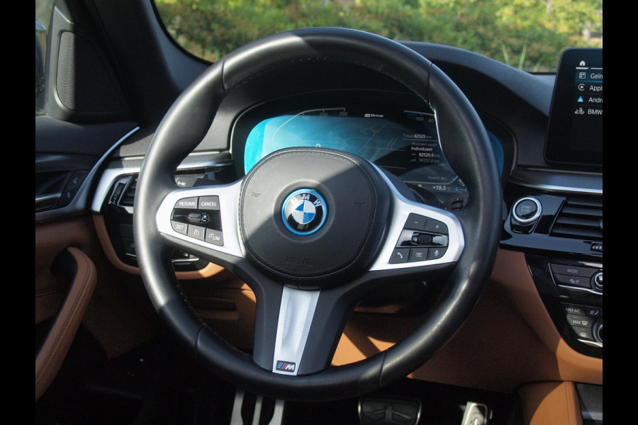 BMW 5 Serie 530e Business Edition Plus | Panoramadak | Sfeerverlichting | Laser LED | Apple Carplay |