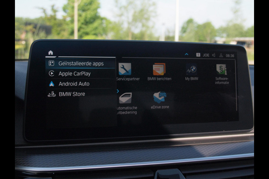 BMW 5 Serie 530e Business Edition Plus | Panoramadak | Sfeerverlichting | Laser LED | Apple Carplay |