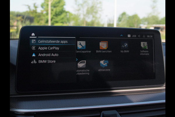 BMW 5 Serie 530e Business Edition Plus | Panoramadak | Sfeerverlichting | Laser LED | Apple Carplay |