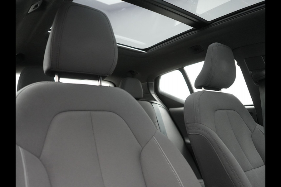 Volvo XC40 Single Motor Extended Range Ultimate 78 kWh 252pk Dealer O.H. | Panodak | Adaptive Cruise | 360 Camera | Harman / Kardon | Warmtepomp | Sportstoelen Memory & Verwarmd | Google Assistent | Keyless | Blis | Apple Carplay | DAB |
