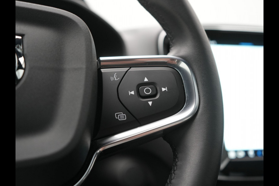 Volvo XC40 Single Motor Extended Range Ultimate 78 kWh 252pk Dealer O.H. | Panodak | Adaptive Cruise | 360 Camera | Harman / Kardon | Warmtepomp | Sportstoelen Memory & Verwarmd | Google Assistent | Keyless | Blis | Apple Carplay | DAB |