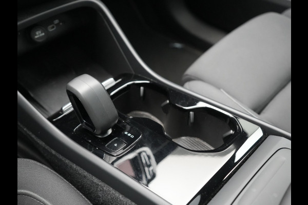 Volvo XC40 Single Motor Extended Range Ultimate 78 kWh 252pk Dealer O.H. | Panodak | Adaptive Cruise | 360 Camera | Harman / Kardon | Warmtepomp | Sportstoelen Memory & Verwarmd | Google Assistent | Keyless | Blis | Apple Carplay | DAB |