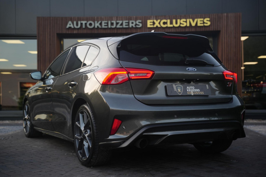 Ford Focus 2.3 EcoBoost ST-X MK4 Virtual Teller Automaat | Panorama | HUD | ACC | Performance Seats | Camera | Winter Pack