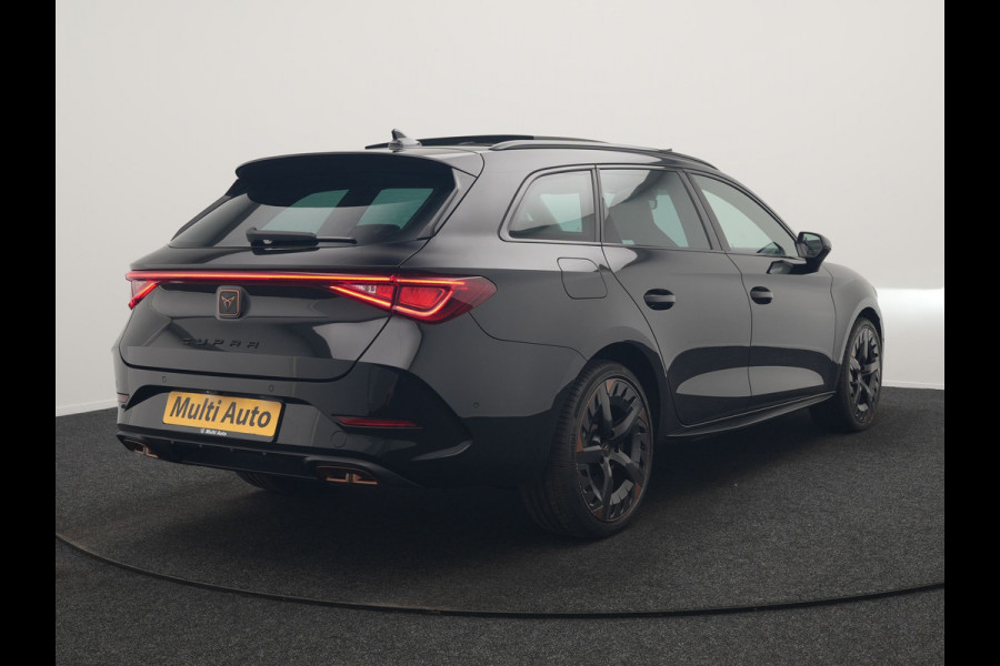 CUPRA Leon Sportstourer 1.4 e-Hybrid VZ Copper Edition PHEV 245pk Dealer O.H. | Panodak | Adaptive Cruise | Camera | Lederen Sportstoelen Memory & Verwarmd | Sfeerverlichting | Stuur Verwarmd | Apple Carplay | Keyless | Blis | Navigatie | DAB | Plug In Hybrid |