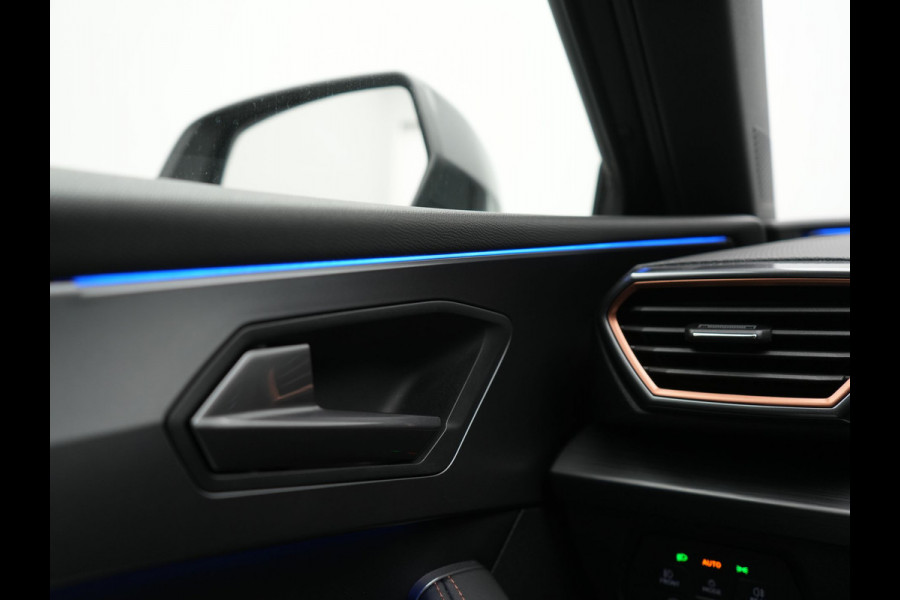 CUPRA Leon Sportstourer 1.4 e-Hybrid VZ Copper Edition PHEV 245pk Dealer O.H. | Panodak | Adaptive Cruise | Camera | Lederen Sportstoelen Memory & Verwarmd | Sfeerverlichting | Stuur Verwarmd | Apple Carplay | Keyless | Blis | Navigatie | DAB | Plug In Hybrid |