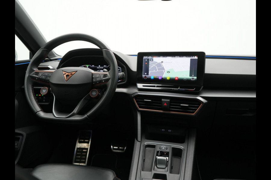 CUPRA Leon Sportstourer 1.4 e-Hybrid VZ Copper Edition PHEV 245pk Dealer O.H. | Panodak | Adaptive Cruise | Camera | Lederen Sportstoelen Memory & Verwarmd | Sfeerverlichting | Stuur Verwarmd | Apple Carplay | Keyless | Blis | Navigatie | DAB | Plug In Hybrid |