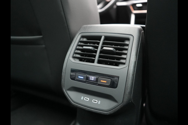 CUPRA Leon Sportstourer 1.4 e-Hybrid VZ Copper Edition PHEV 245pk Dealer O.H. | Panodak | Adaptive Cruise | Camera | Lederen Sportstoelen Memory & Verwarmd | Sfeerverlichting | Stuur Verwarmd | Apple Carplay | Keyless | Blis | Navigatie | DAB | Plug In Hybrid |