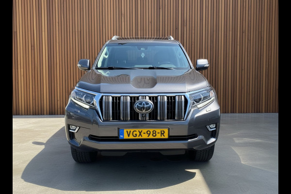 Toyota Land Cruiser 150 2.8 D-4D-F Executive Window Van