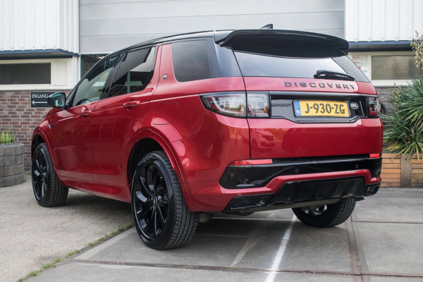 Land Rover Discovery Sport P300e 1.5 R-Dynamic Black Pack HSE NL-auto [ 1e Eigenaar Pano Adaptive Cruise Meridian Trekhaak ]