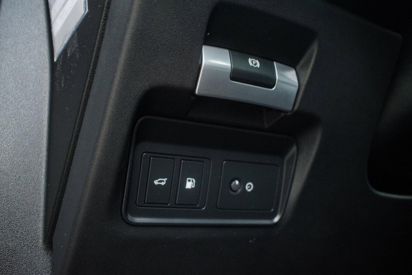 Land Rover Discovery Sport P300e 1.5 R-Dynamic Black Pack HSE NL-auto [ 1e Eigenaar Pano Adaptive Cruise Meridian Trekhaak ]