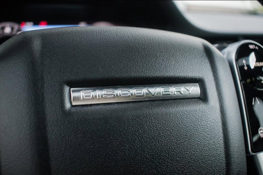 Land Rover Discovery Sport P300e 1.5 R-Dynamic Black Pack HSE NL-auto [ 1e Eigenaar Pano Adaptive Cruise Meridian Trekhaak ]