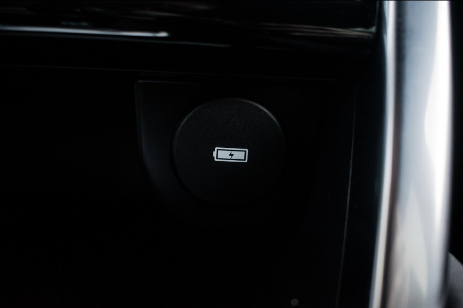 Land Rover Discovery Sport P300e 1.5 R-Dynamic Black Pack HSE NL-auto [ 1e Eigenaar Pano Adaptive Cruise Meridian Trekhaak ]