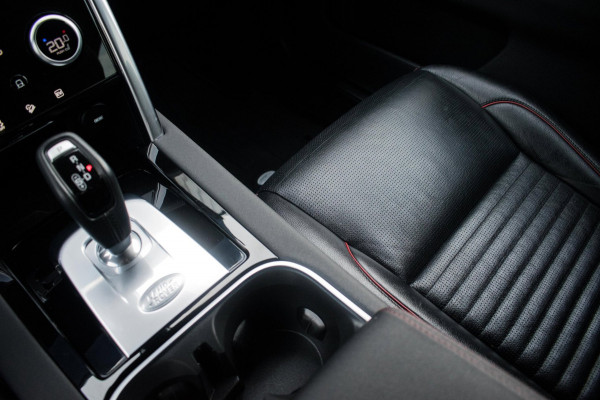 Land Rover Discovery Sport P300e 1.5 R-Dynamic Black Pack HSE NL-auto [ 1e Eigenaar Pano Adaptive Cruise Meridian Trekhaak ]