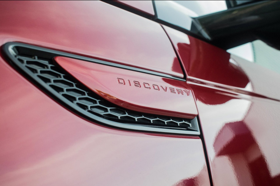 Land Rover Discovery Sport P300e 1.5 R-Dynamic Black Pack HSE NL-auto [ 1e Eigenaar Pano Adaptive Cruise Meridian Trekhaak ]