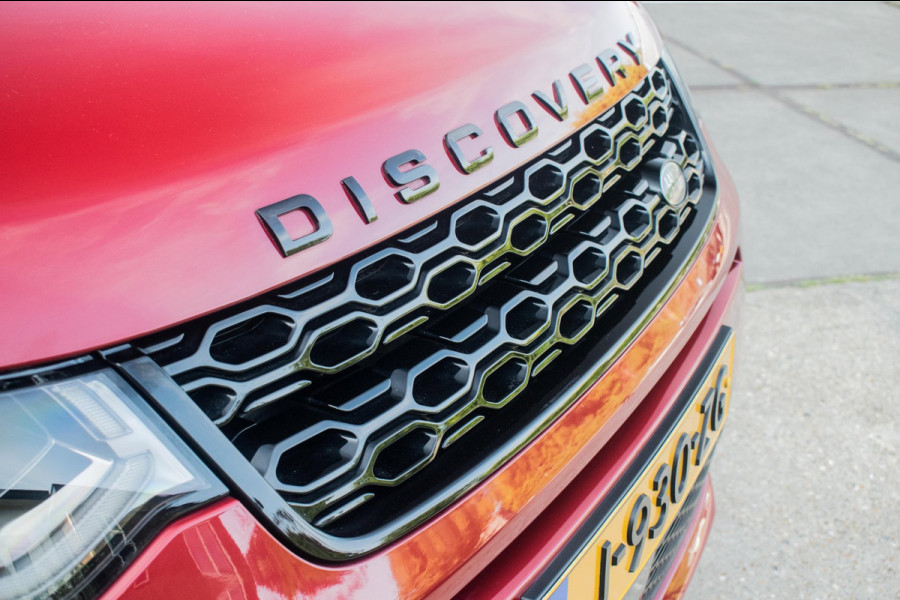 Land Rover Discovery Sport P300e 1.5 R-Dynamic Black Pack HSE NL-auto [ 1e Eigenaar Pano Adaptive Cruise Meridian Trekhaak ]