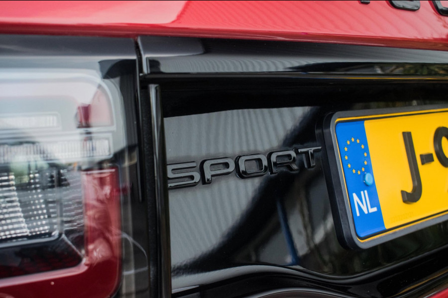 Land Rover Discovery Sport P300e 1.5 R-Dynamic Black Pack HSE NL-auto [ 1e Eigenaar Pano Adaptive Cruise Meridian Trekhaak ]