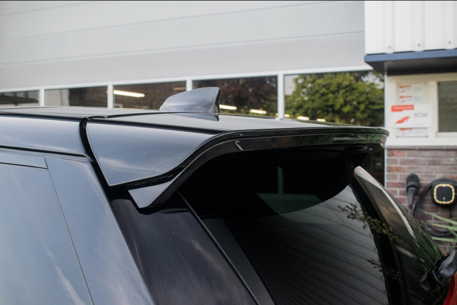 Land Rover Discovery Sport P300e 1.5 R-Dynamic Black Pack HSE NL-auto [ 1e Eigenaar Pano Adaptive Cruise Meridian Trekhaak ]