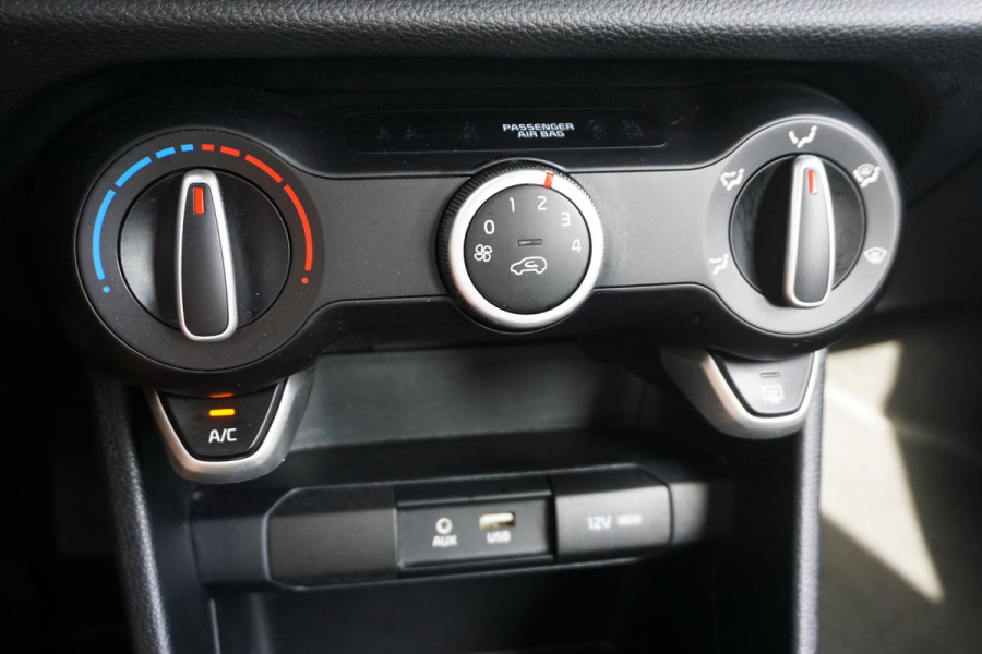 Kia Picanto 1.0 CVVT ComfortPlusLine Navigator/Carplay/Camera/ Allseason banden.