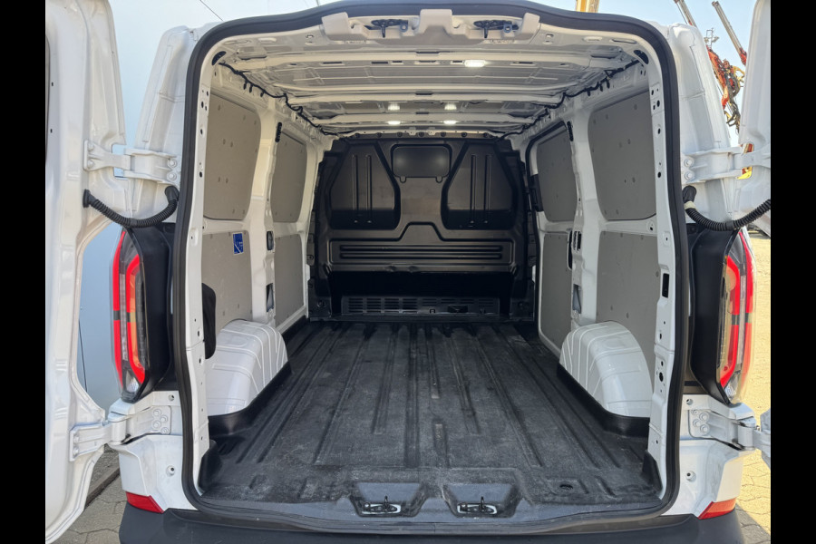 Ford E-Transit Custom 71kWh 140PK Elektrisch 344km WLTP 2300kg Trekvermogen BEV Snelladen Stoel + Stuur verwarming LED Adaptieve Cruise Camera Carplay Parkeersensoren v+a