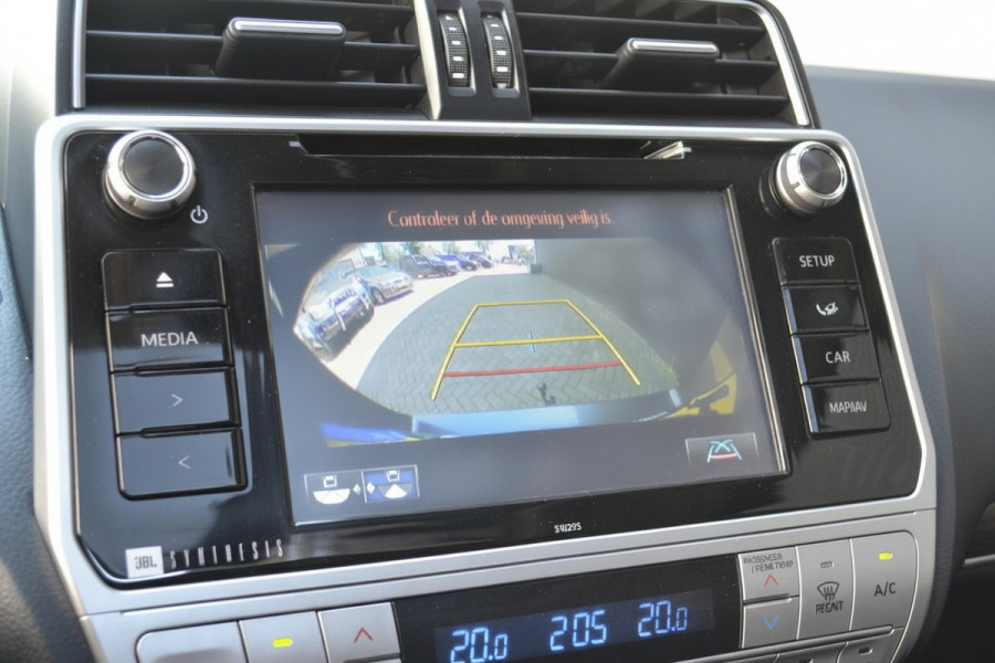 Toyota Land Cruiser 150 2.8 D-4D-F Executive Window Van