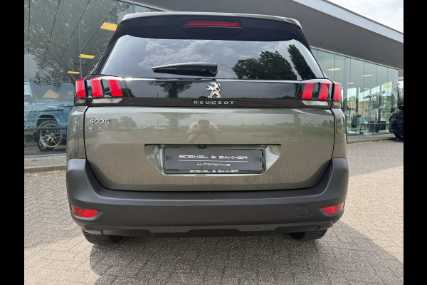 Peugeot 5008 1.2 PureTech Blue Lease Executive ** Trekhaak ** 7-persoons ** Navigatie ** NAP!!