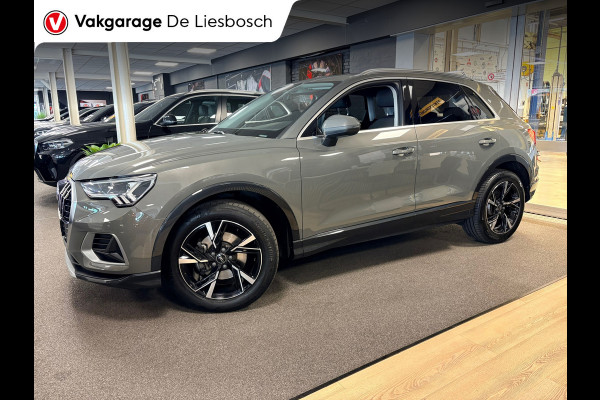 Audi Q3 35 TFSI Business Edition Automaat / pdc / cruise / car-play / stoelverwarming / trekhaak
