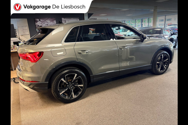Audi Q3 35 TFSI Business Edition Automaat / pdc / cruise / car-play / stoelverwarming / trekhaak